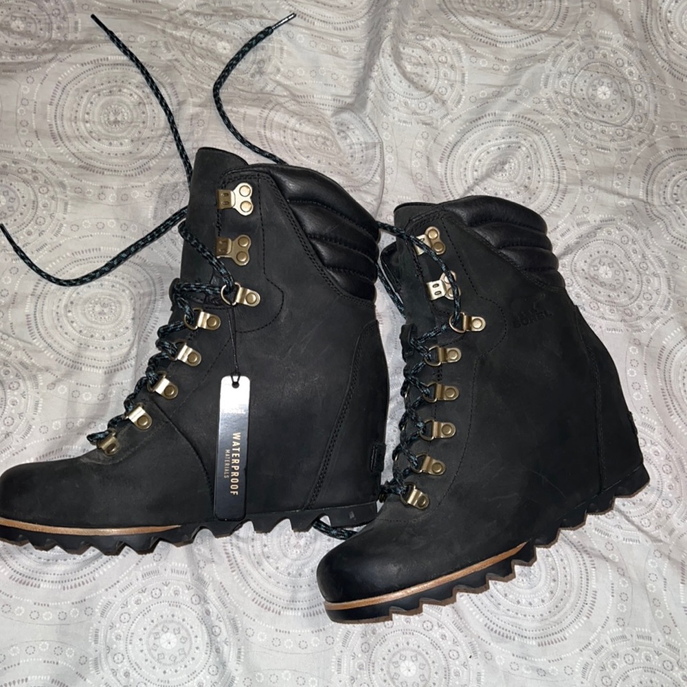Sorel Conquest Suede Ankle lace up boot
